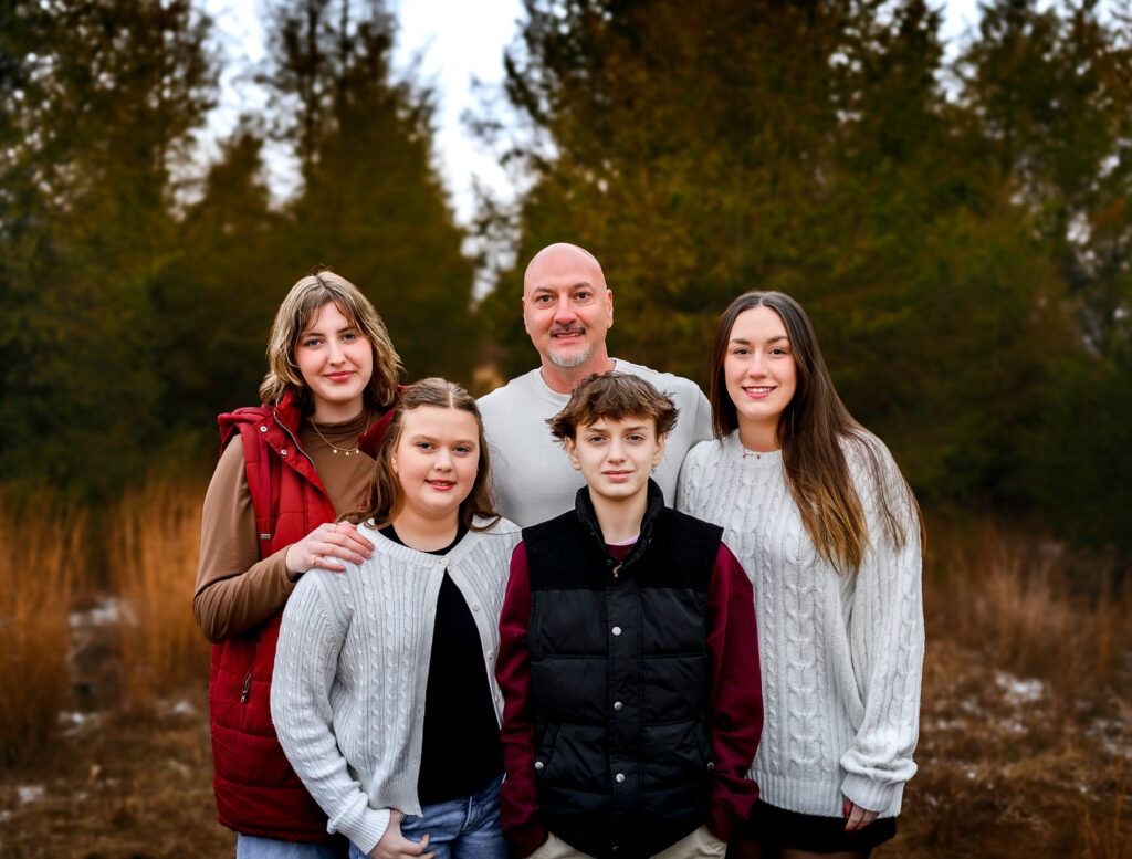 LEGEZAFAMILY 13 About Us